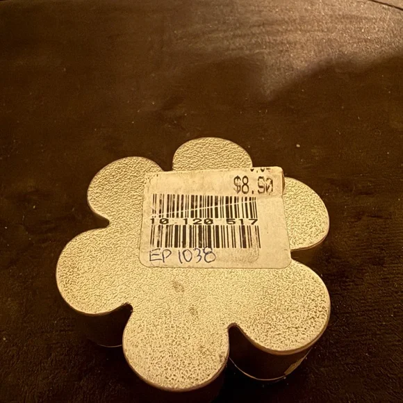 Flower Shaped Container - Picture 2 of 3